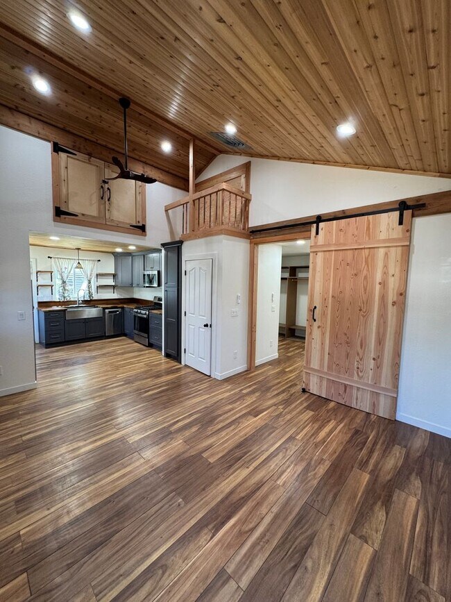 Foto del edificio - Charming Remodeled Cottage Home in Oak View