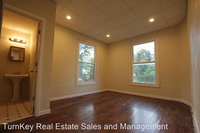Building Photo - 2 br, 2 bath House - 513 s main ave