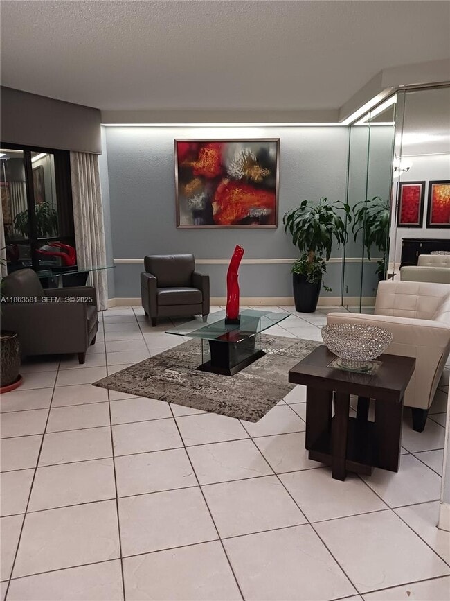 Building Photo - 1000 St Charles Pl