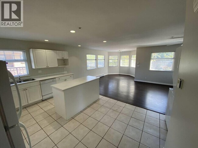 Photo du bâtiment - 12465 Harris Rd