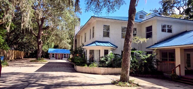 Foto del edificio - 6542 Sherry Ln