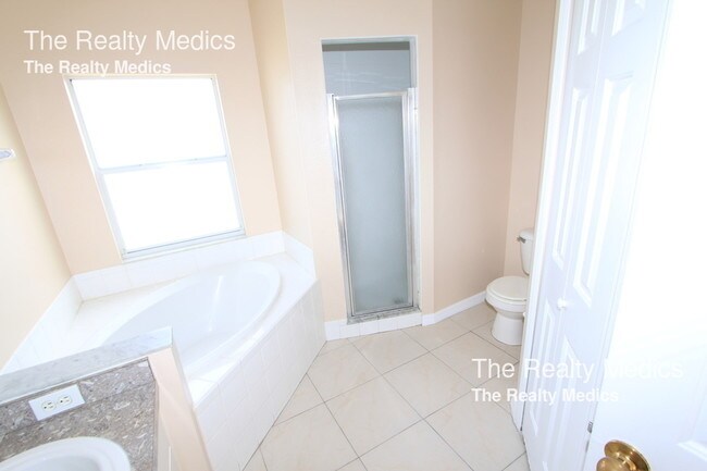 Building Photo - 1107 Isadore Dr