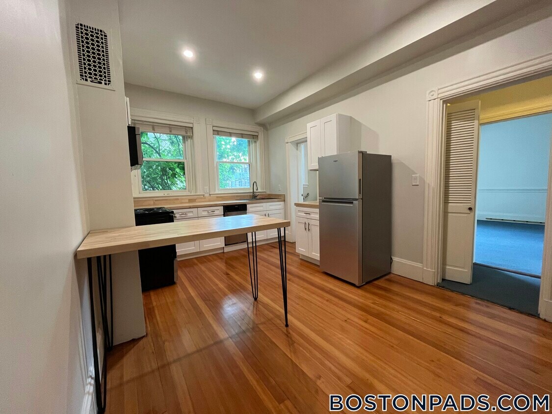 Foto principal - 917 Beacon St