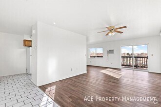 Building Photo - 720 Mallow St