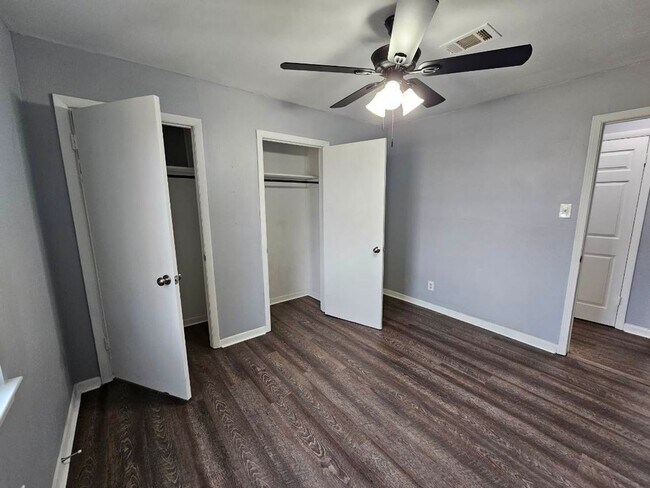 Building Photo - Home in Jacksonville