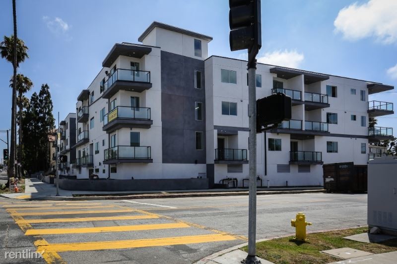 Primary Photo - 7140 S La Tijera Blvd