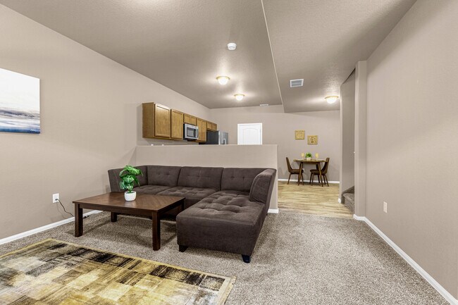 Foto del edificio - 7684 Sand Lake Hts