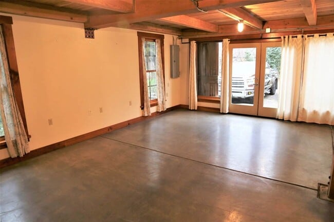 Foto del edificio - Extraordinary 2bed/2bath Loft in Historic Barn next door to Oregon State