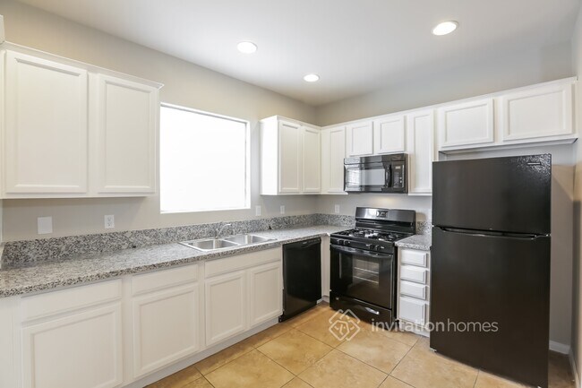 Foto del edificio - 5307 Railroad River Ave