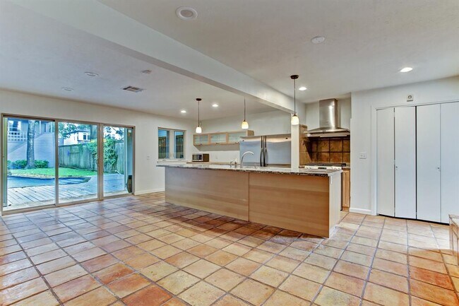Foto del edificio - 613 E 21st St