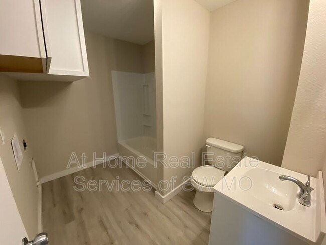 Foto del edificio - 511 S Scenic Ave