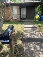 Building Photo - 2225 Roman Ct