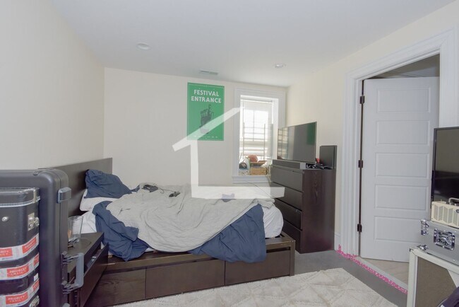 Foto del edificio - CHECK OUT THIS 3 BED 3 BATH IN ALLSTON!!!
