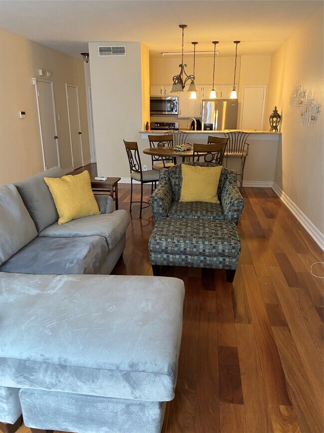 Foto del edificio - 580 Wilcrest Dr