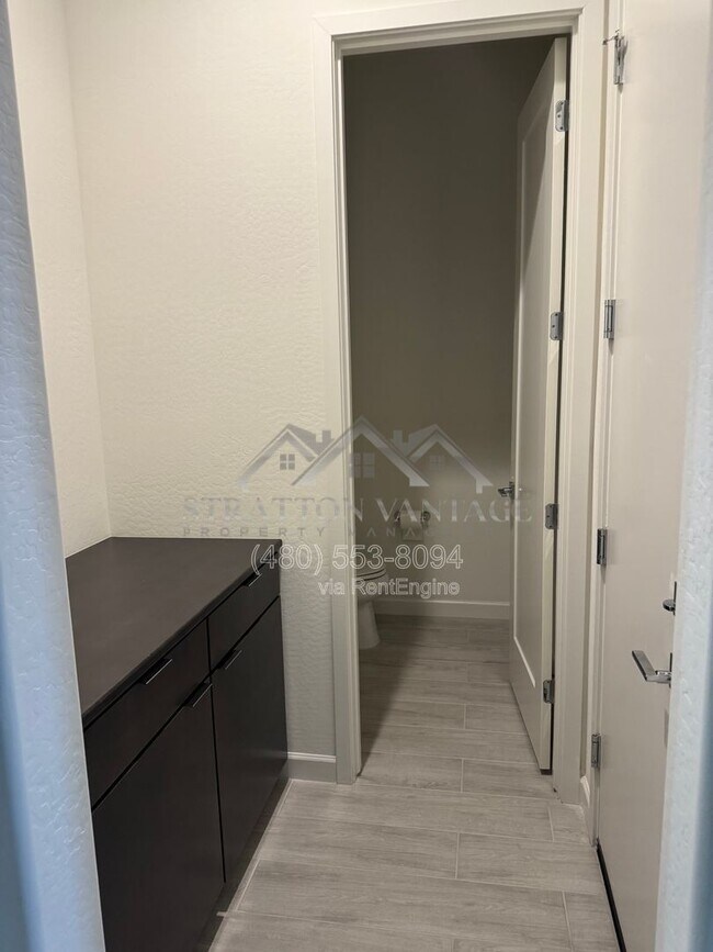 Building Photo - 6132 S Veneto