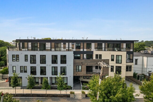 Foto del edificio - 97 Elmwood St