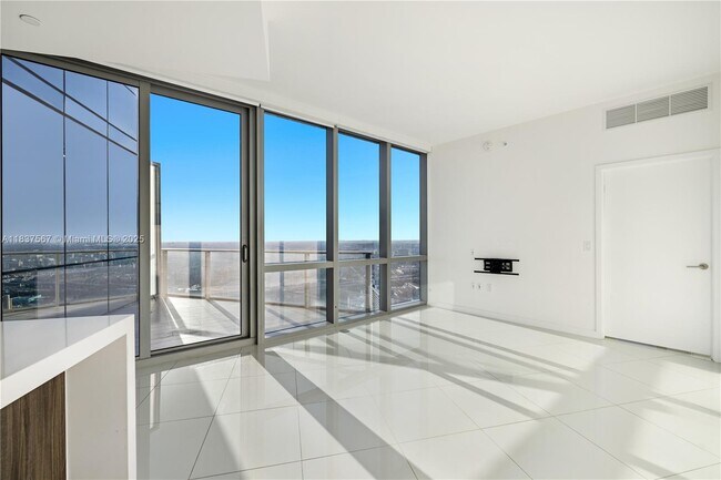 Foto del edificio - 851 NE 1st Ave