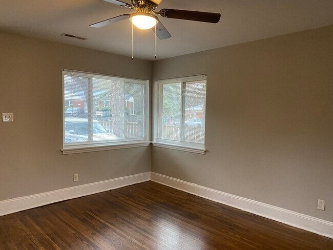 Building Photo - 2700 Catalina Ave