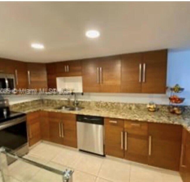 Foto del edificio - 567 NW 98th Ave