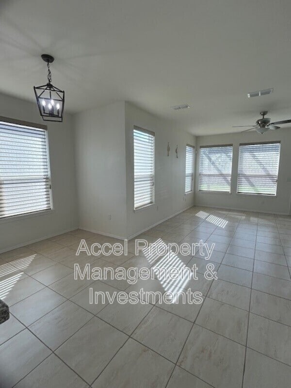 Building Photo - 2325 N Peking St