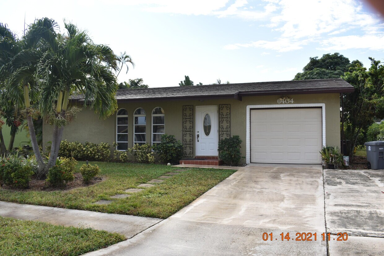 Foto principal - 6404 Sagewood Way