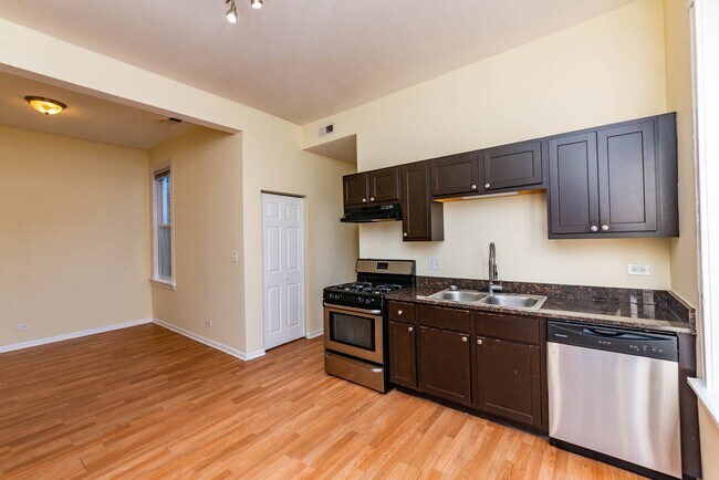 Building Photo - 2455 W Armitage Ave