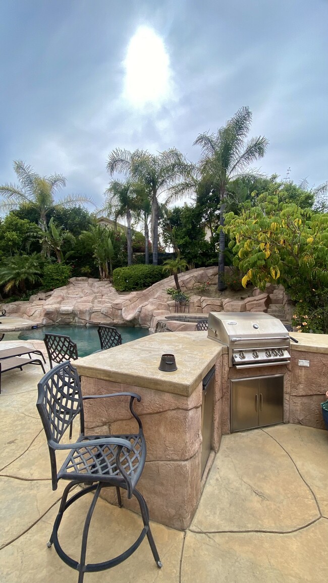 Building Photo - 2623 Sunshine Valley Ct