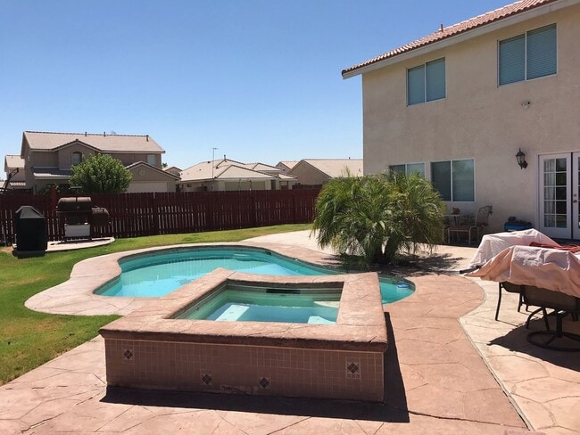 Building Photo - 302 Willow Bend Dr