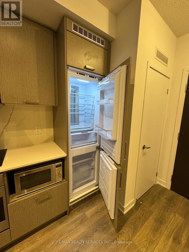 Building Photo - 38 Honeycrisp Cres