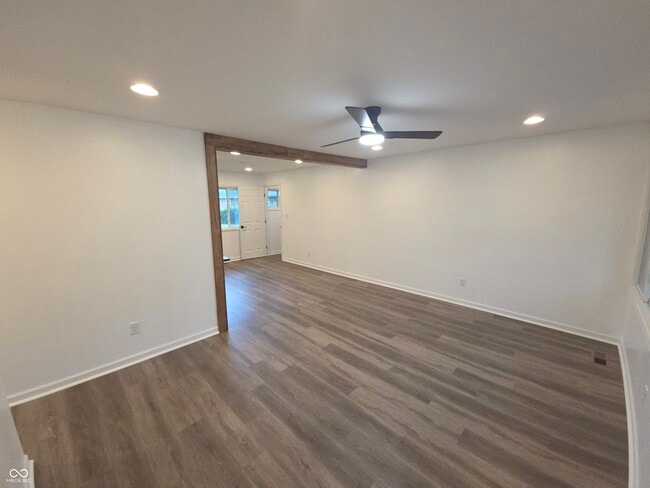 Building Photo - 10735 Vali Dr