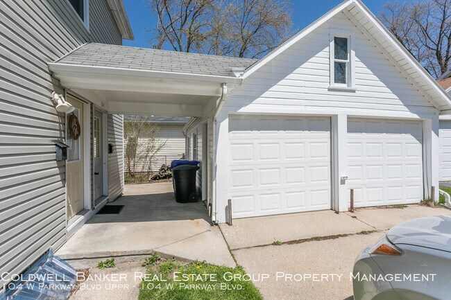 Foto del edificio - 104 W Parkway Blvd