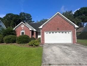 Building Photo - 633 N Hampton Rd