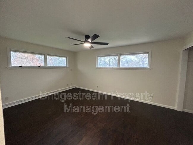 Building Photo - 7201 Englewood Dr