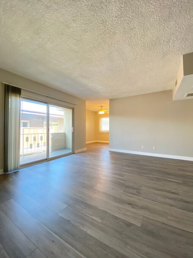 Foto del edificio - 718 S. Fir Ave.