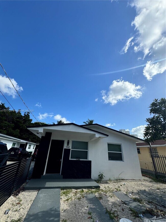 Building Photo - 1445 NW 34th St
