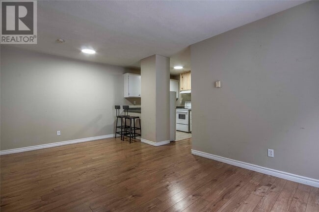 Building Photo - 91 Larkhall St