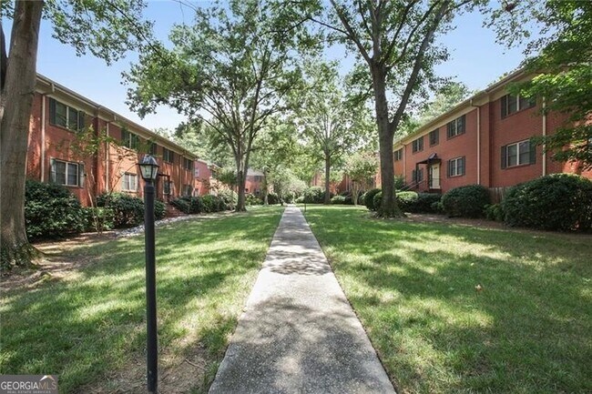 Foto del edificio - 430 Lindbergh Drive NE