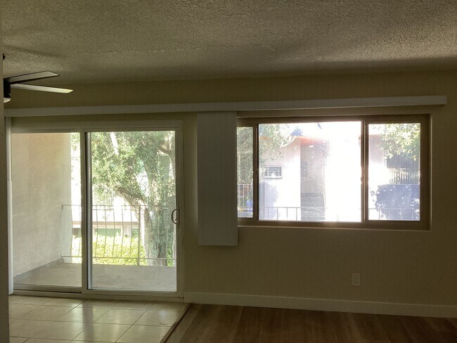 Foto del edificio - 4324 Mammoth Ave LLC