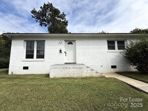 Building Photo - 200 Skyland Ave