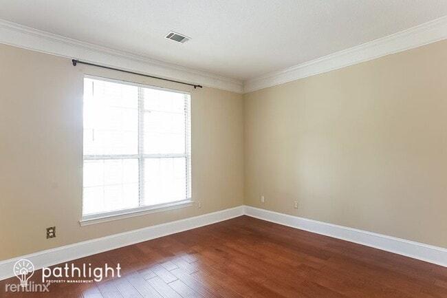 Building Photo - 4 br, 2 bath House - 3862 Live Oak Lane