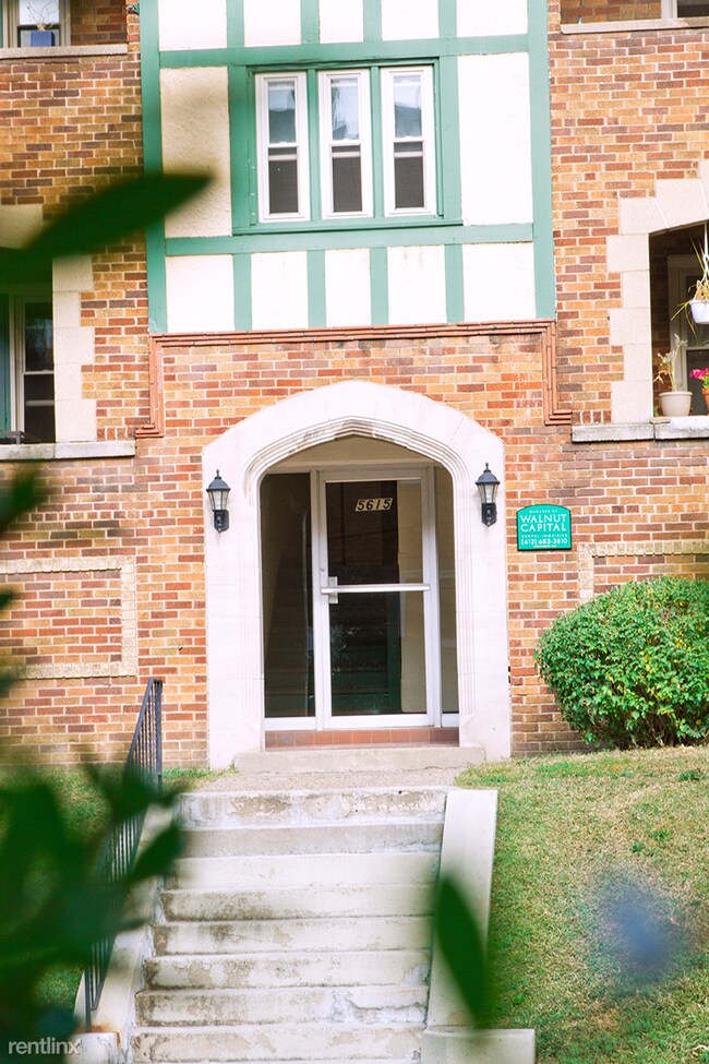 Building Photo - 2 br, 1 bath Apartment - Hempstead Properties