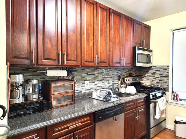 Building Photo - 1494 Ocean Ave