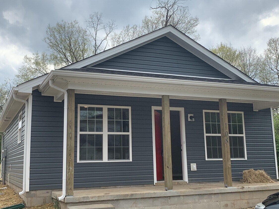Primary Photo - 108 Hickman St