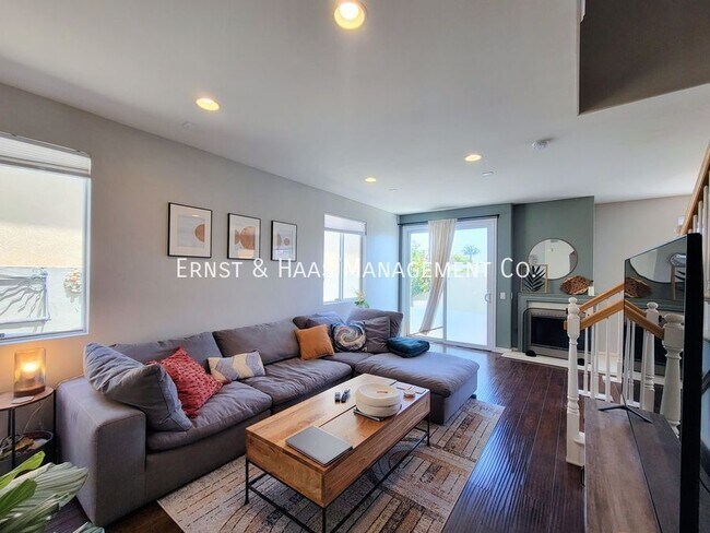 Building Photo - 15616 Firmona Ave