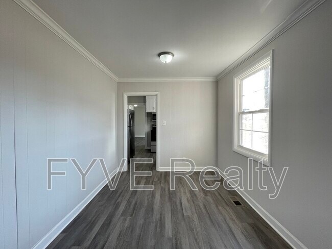 Foto del edificio - 109 W Trinity Ln