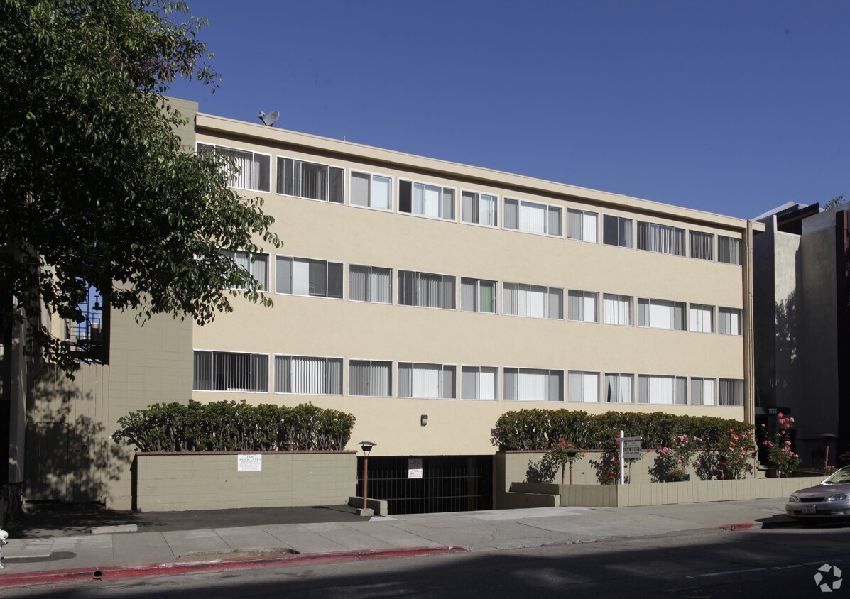 Foto del edificio - 1555 Madison St
