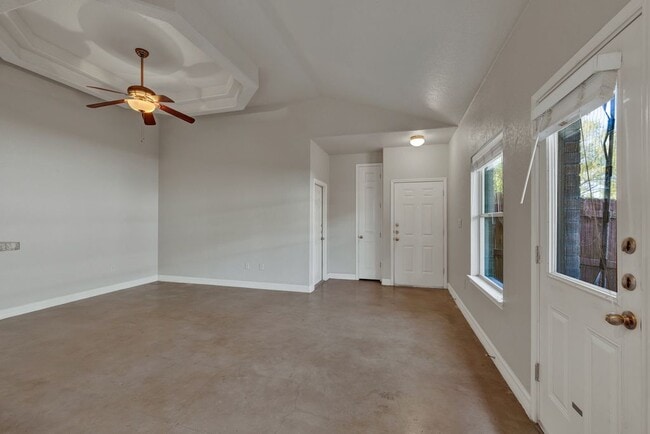 Building Photo - 388 E faust, B