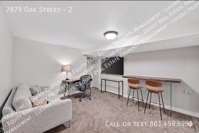 Foto del edificio - 7879 Oak St