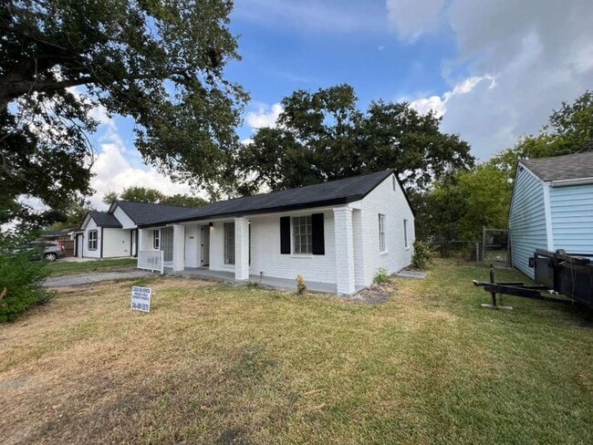 Photo - Gorgeous all renovated Home in Houston, TX!.