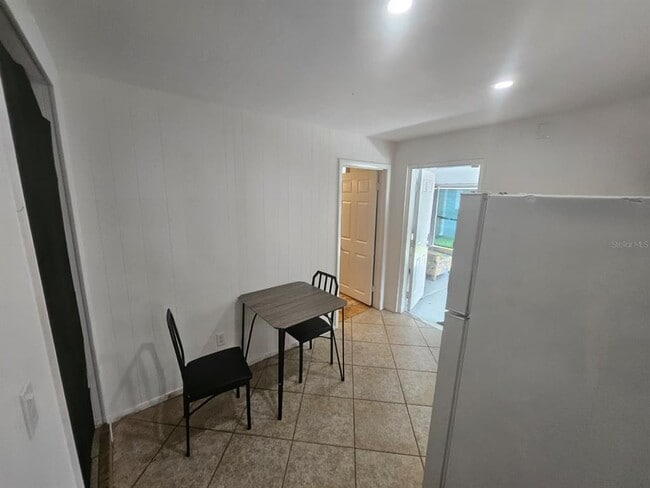 Foto del edificio - 7007 Karden Way